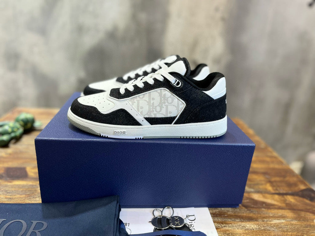 DIO Sneakers