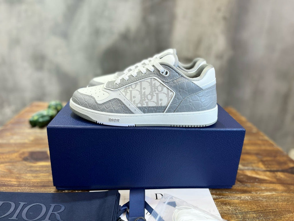 DIO Sneakers