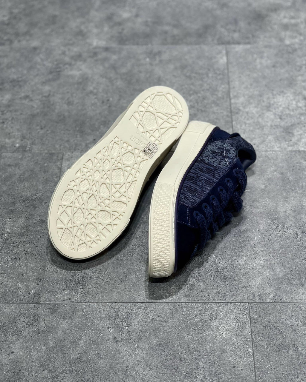 DIO Sneakers