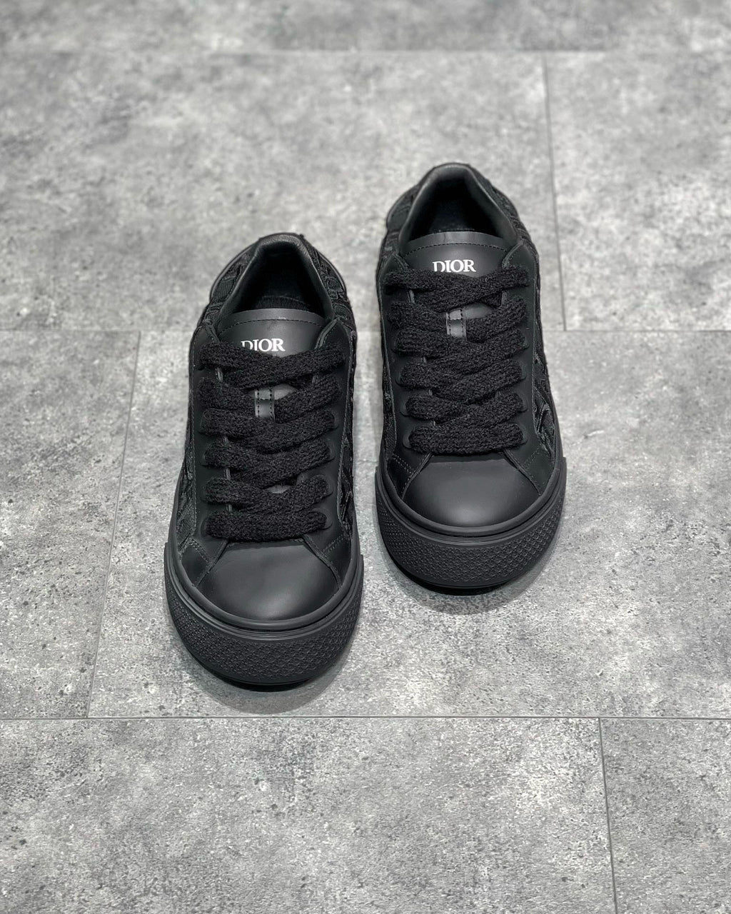 DIO Sneakers