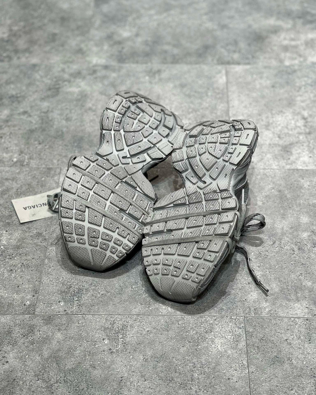 Sneakers & Shoes