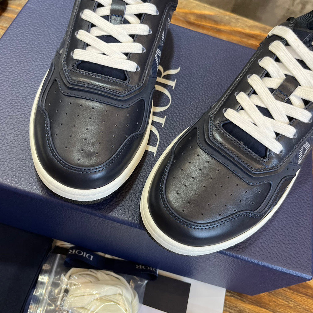 DIO Sneakers