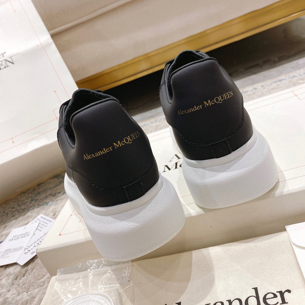 Sneakers & Shoes