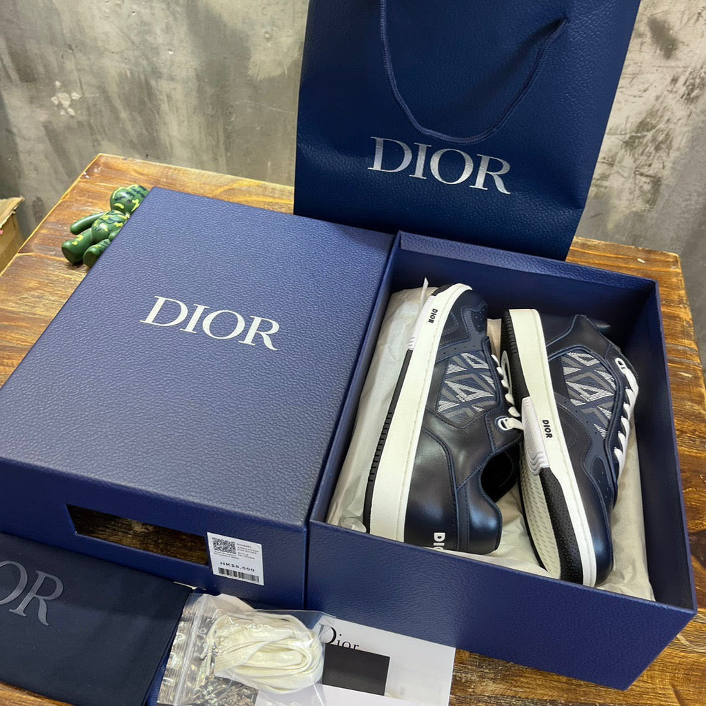 DIO Sneakers