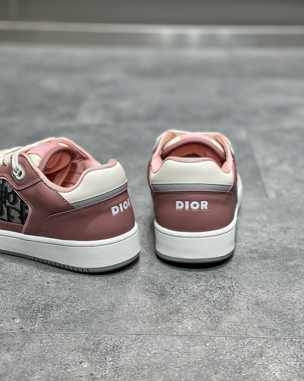 DIO Sneakers