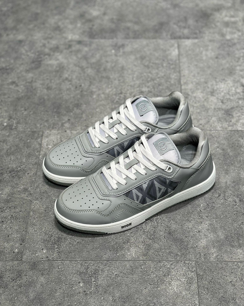 DIO Sneakers