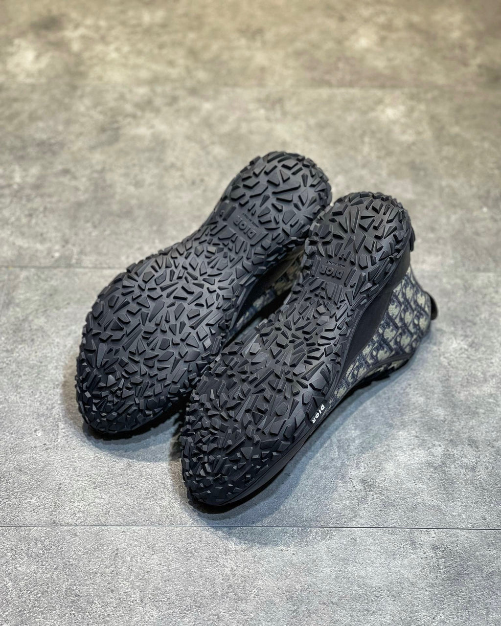 DIO Sneakers