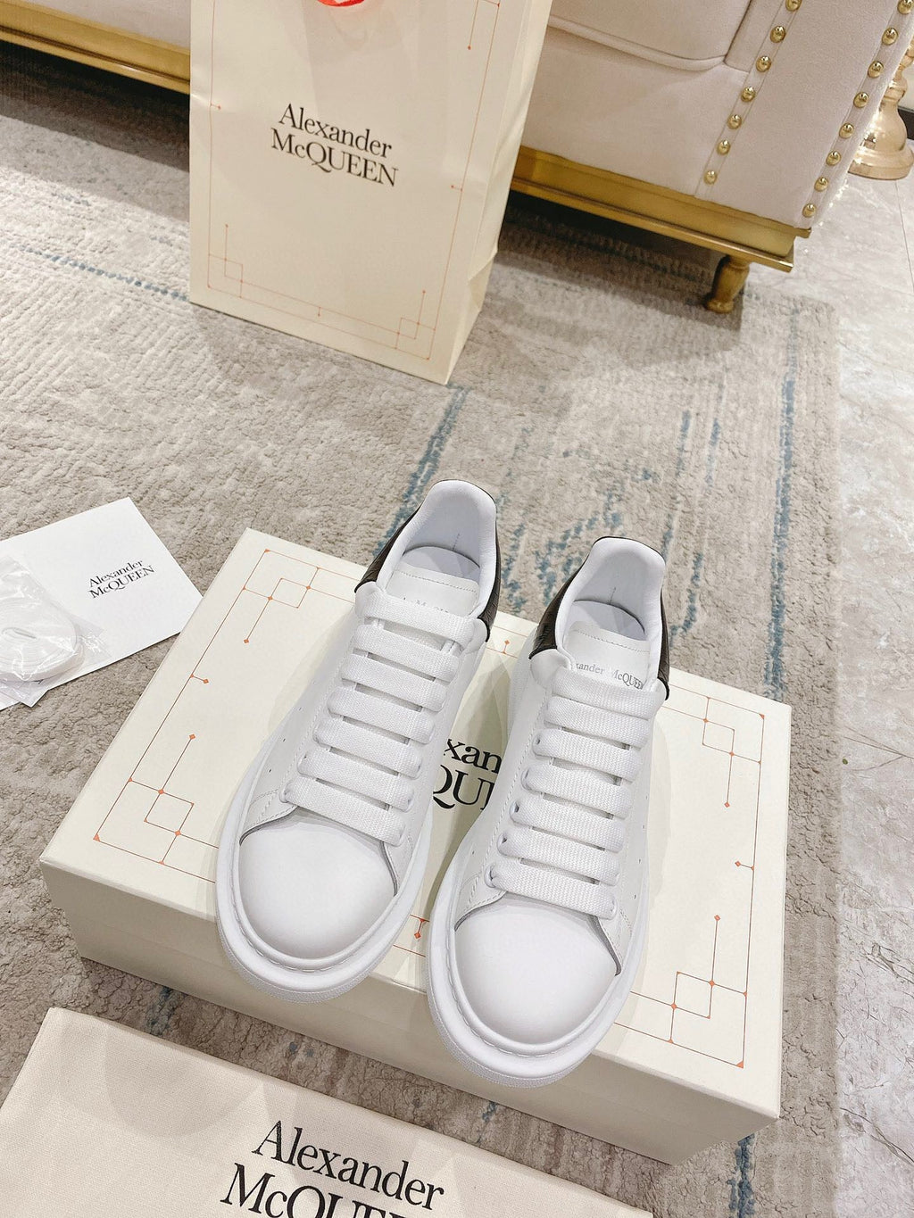 Sneakers & Shoes