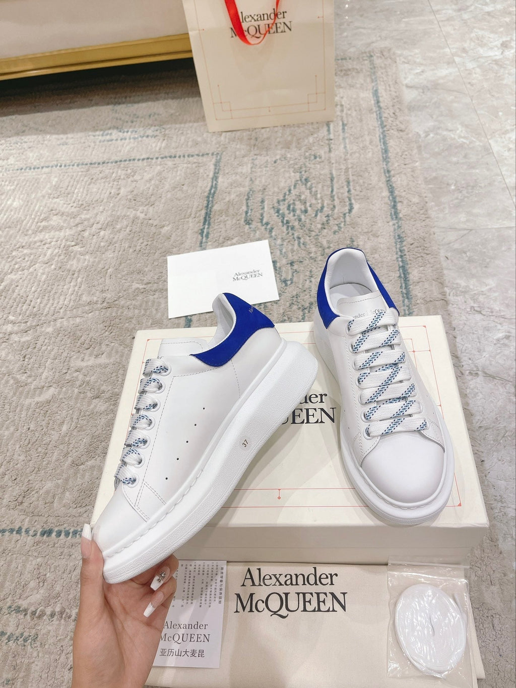 Sneakers & Shoes