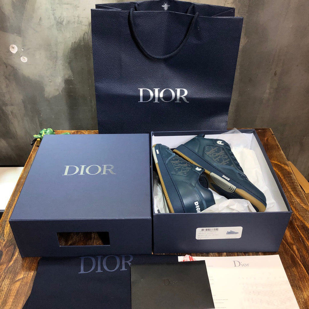 DIO Sneakers