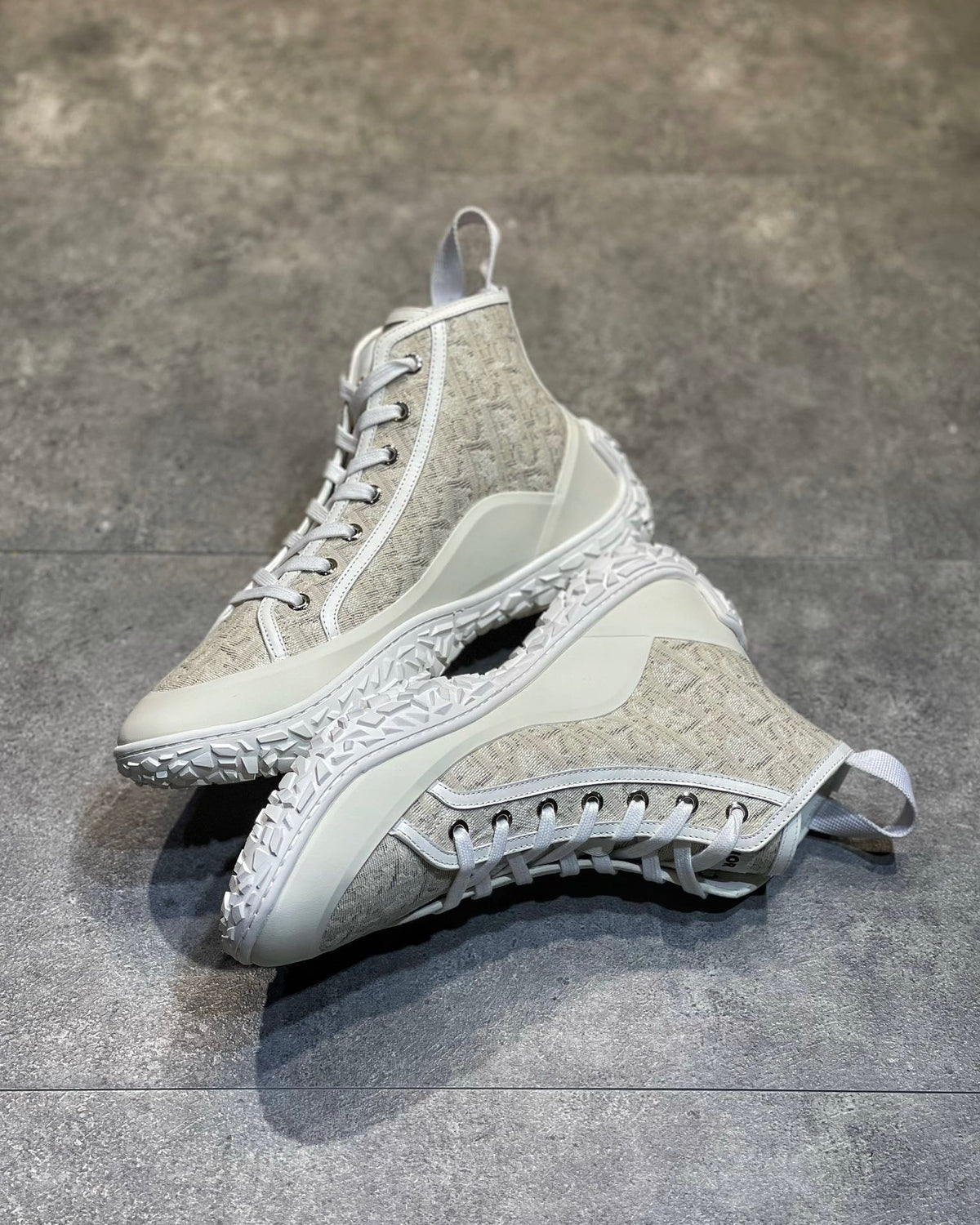 DIO Sneakers