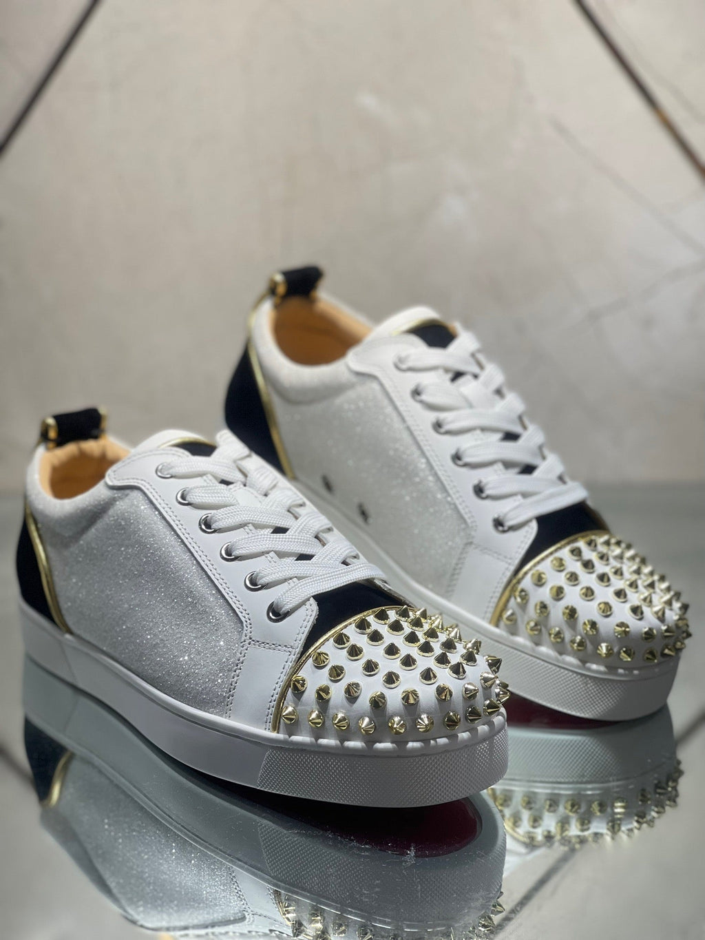 Sneakers & Shoes