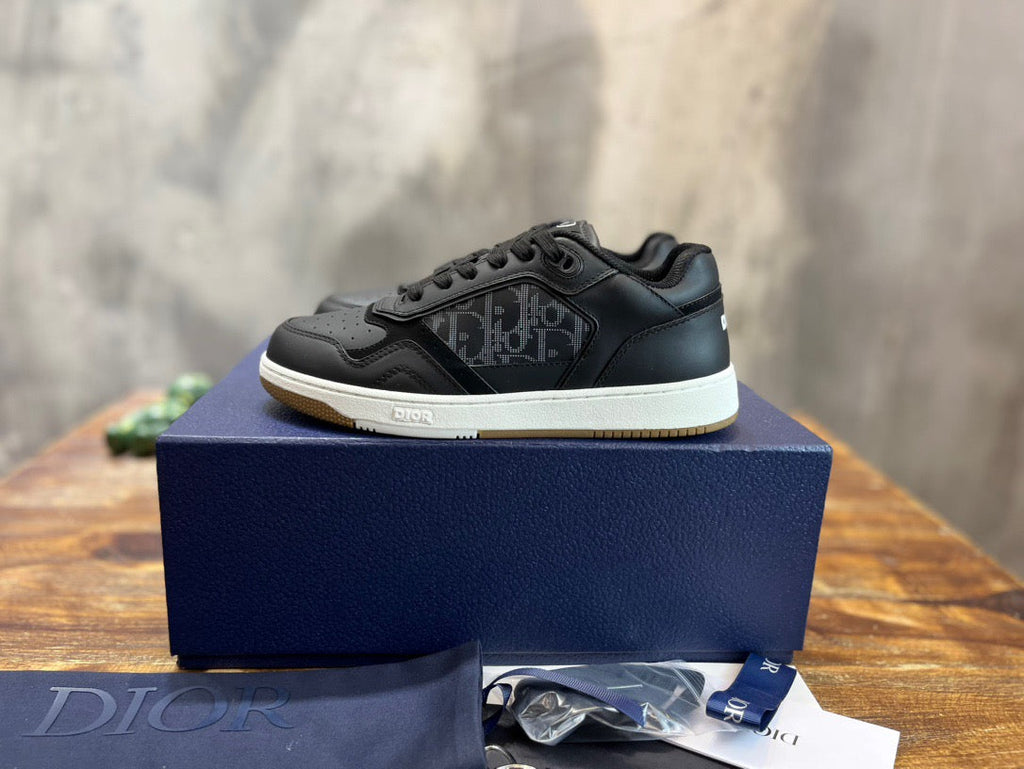 DIO Sneakers