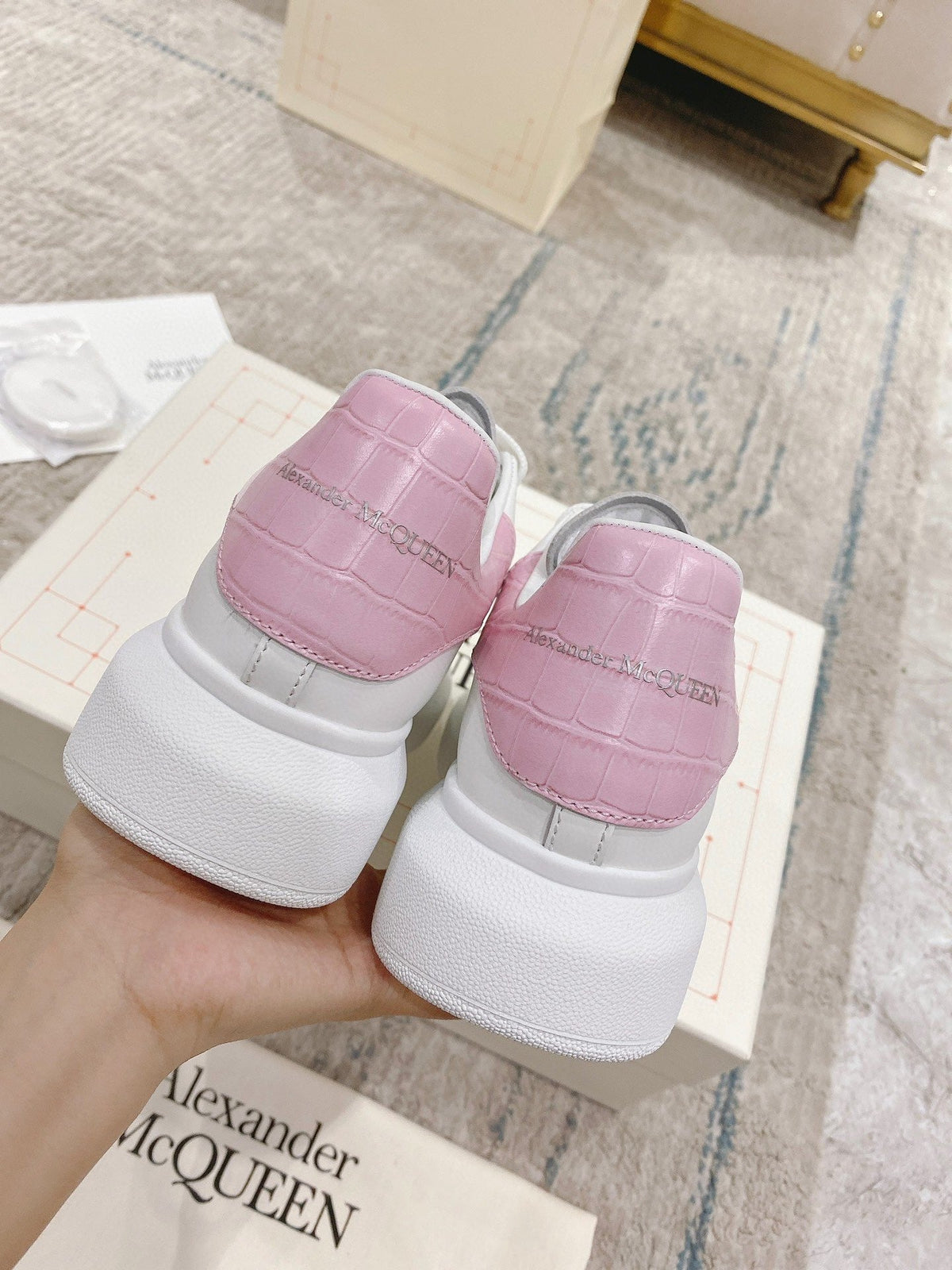Sneakers & Shoes