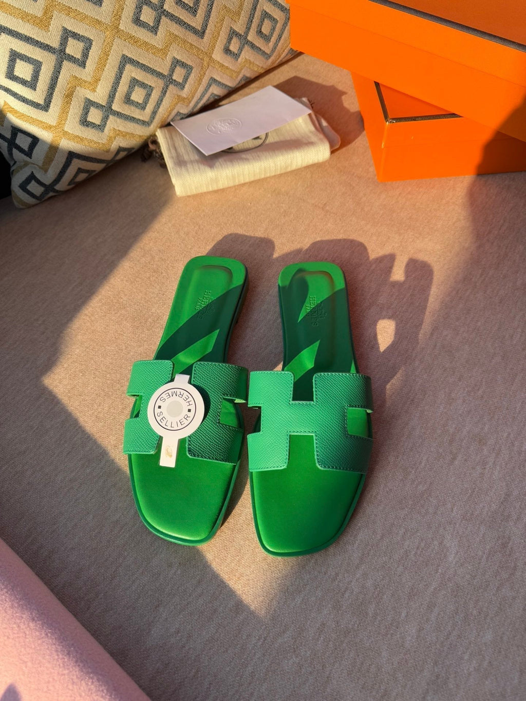 0RAN SANDALS IN SHAMROCK GREEN CALFSKIN